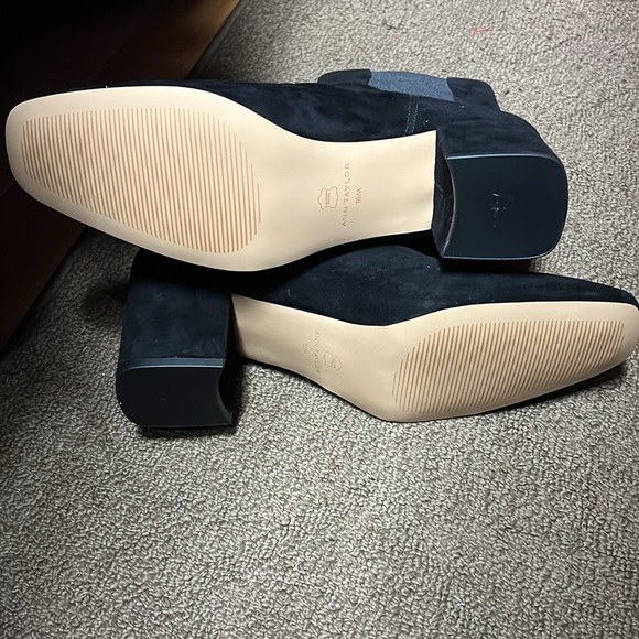 Block Heel Suede Chelsea Booties - Picture 4 of 6